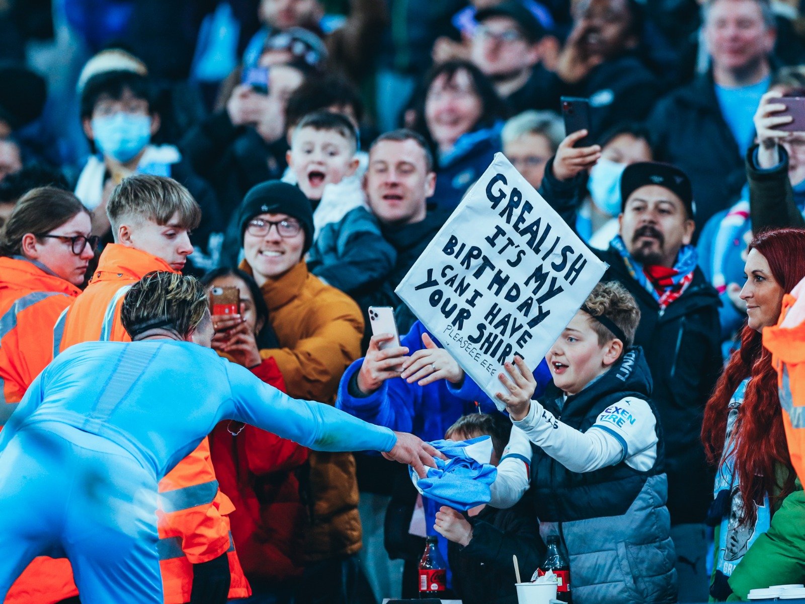 马卡：阿尔瓦罗将与埃尔切签约4年，皇马保留其50%所有权.